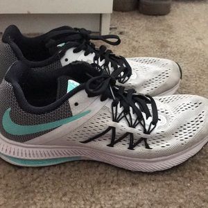 Used like new Nike running shoes Size 8